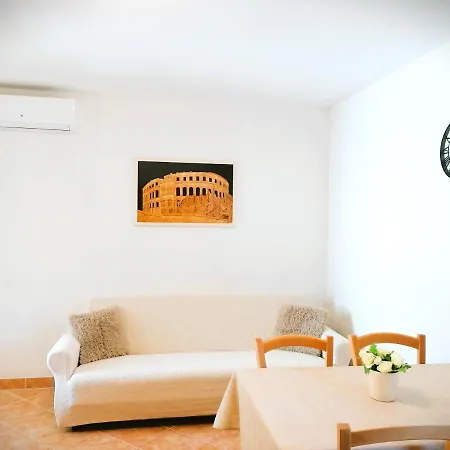 Apartment Karlo - City Center Pag Town Zewnętrze zdjęcie