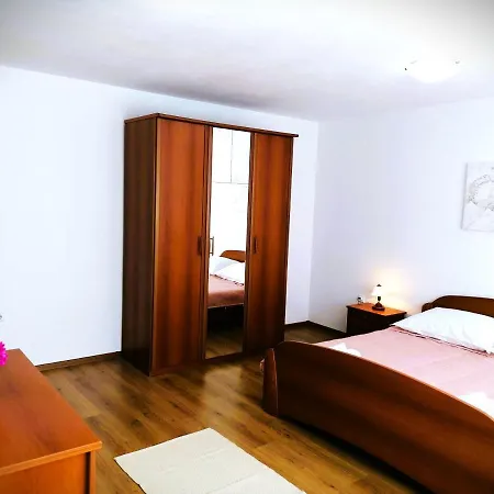 Apartment Karlo - City Center Pag Town Zewnętrze zdjęcie