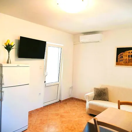 Apartment Karlo - City Center Pag Town Zewnętrze zdjęcie