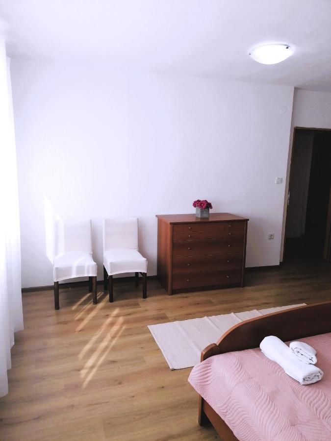 Karlo - Center Apartment Pag Town